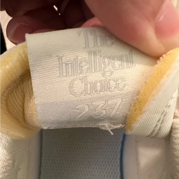 NWOT New Balance Women’s 7 237 Sea Salt Egg Yolk Yellow and White Sneakers - Picture 8 of 13
